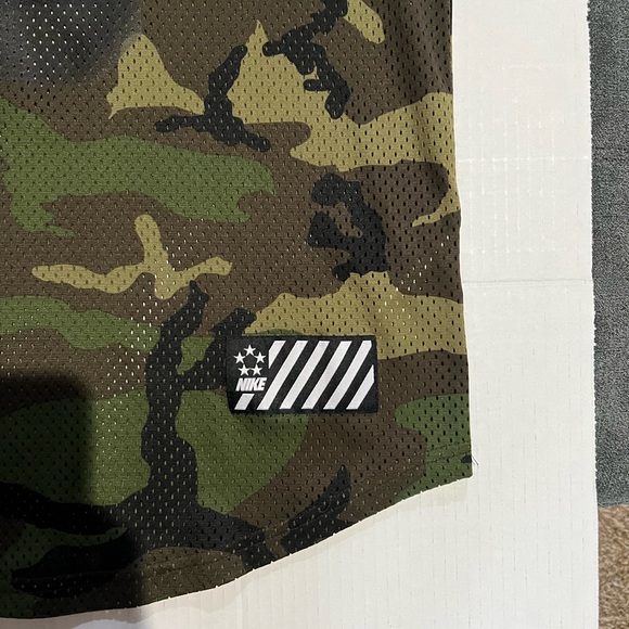 Men’s Nike dri-fit Green Camo Jersey - Picture 2 of 4